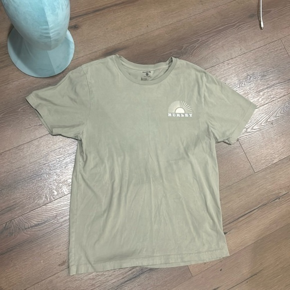 Hurley Shirt ! Medium !